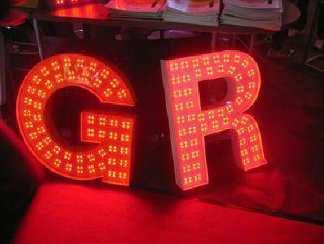 旺苍LED发光字常见的安装误区。